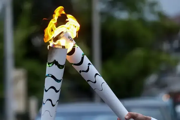How Does the Olympic Torch Stay Lit?