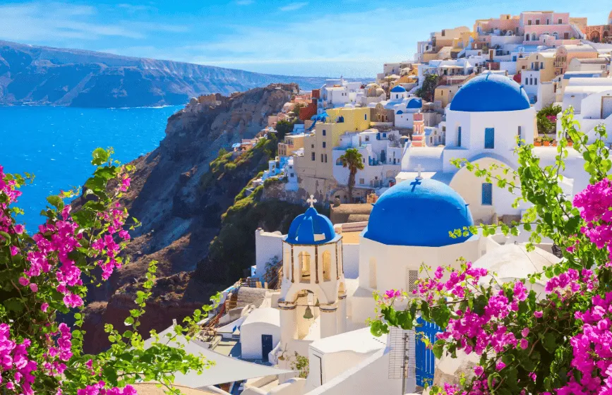 Which capital city is renowned for its ancient Acropolis and is the capital of Greece?