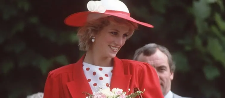 Which famous university did Princess Diana visit during her time in the United States in 1985?