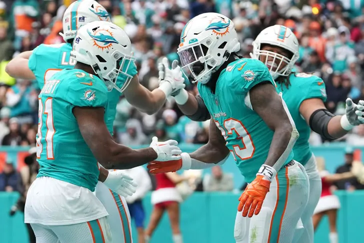 Only True Football Fans Can Match These Golden Era NFL Head Coaches with Their Team